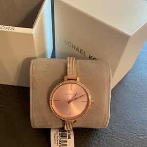 NWT Michael Kors Jaryn Rose Gold tone Watch